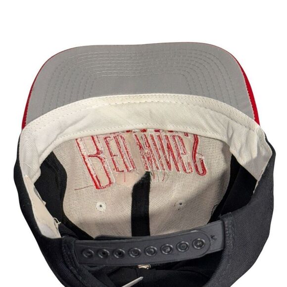 1 Apparel Mens Black Red Wings Hockey CCM NHL Official Snapback Trucker Hat - Picture 5 of 7